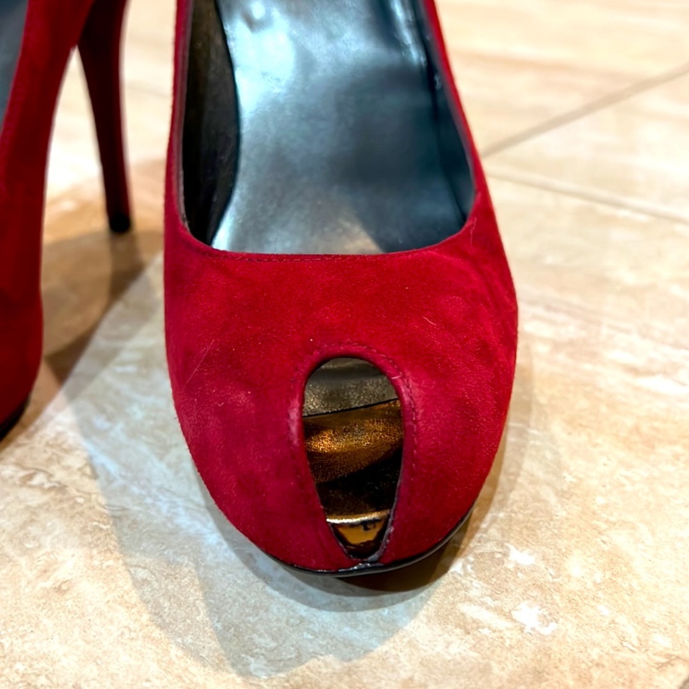 Like New Stuart Weitzman Red Suede Heels! - image 6